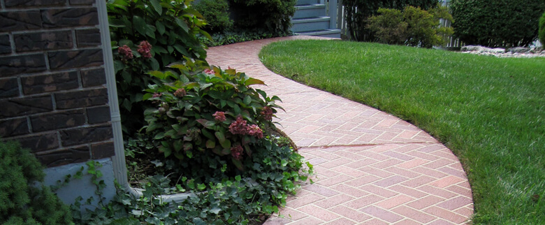 curved stamped concrete walkway